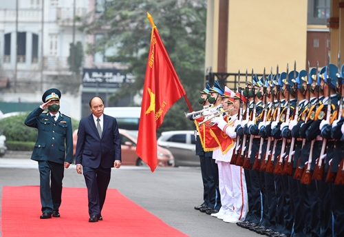 Thủ tướng Chính phủ Nguyễn Xuân Phúc thăm, làm việc tại Sư đoàn Phòng không 361